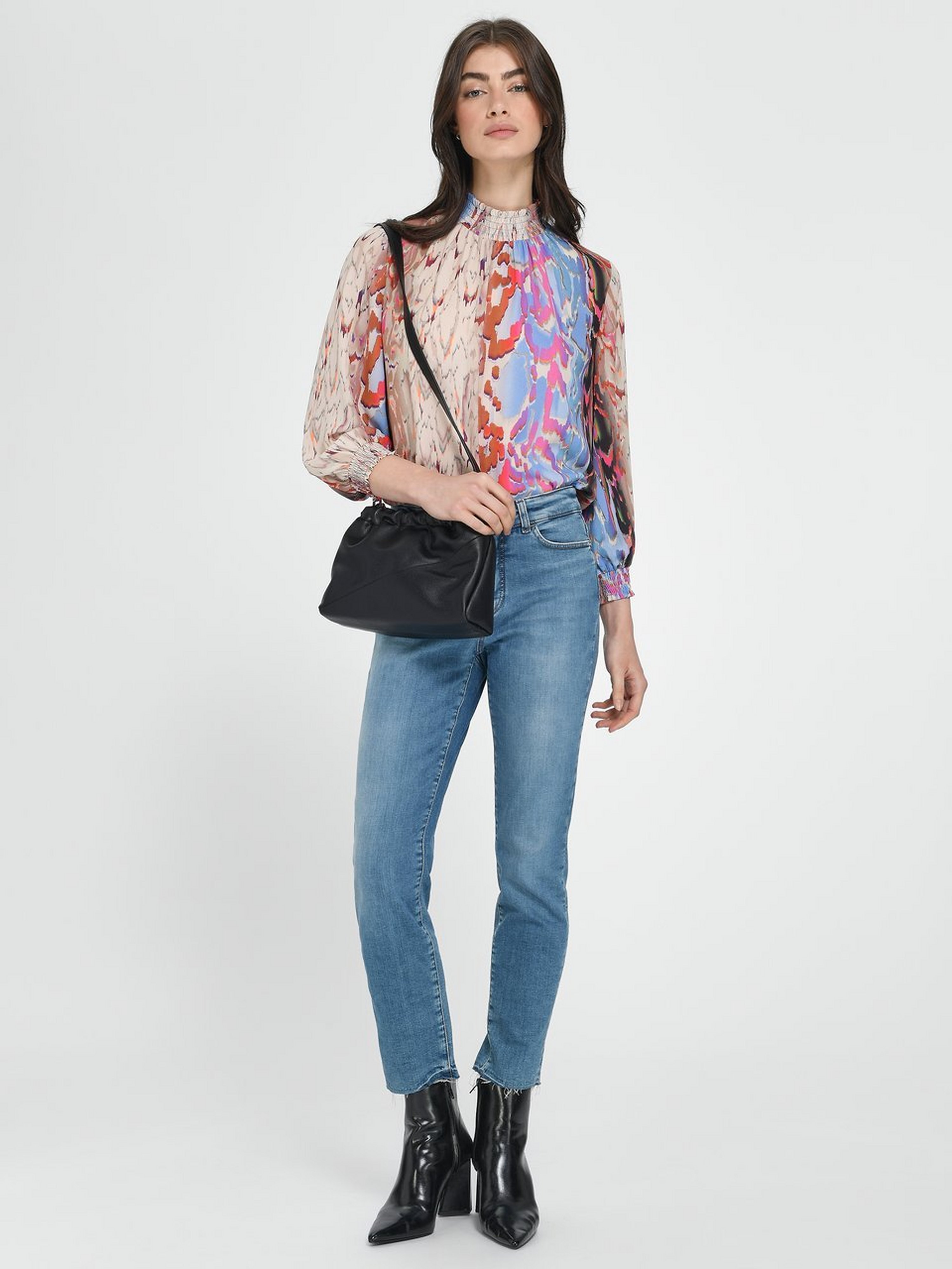 Bluse mit Stehkragen