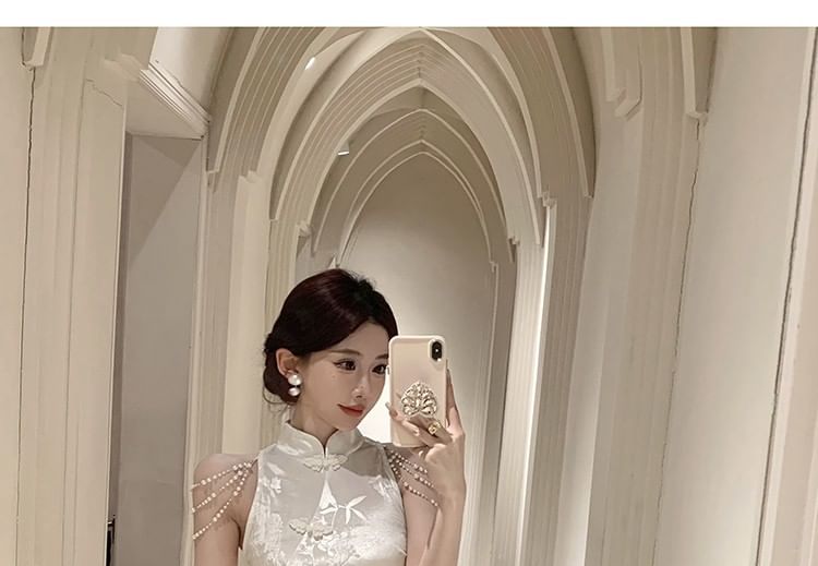 Aurora - Mouwloze Faux Pearl Chain Jacquard Midi Sheath Qipao