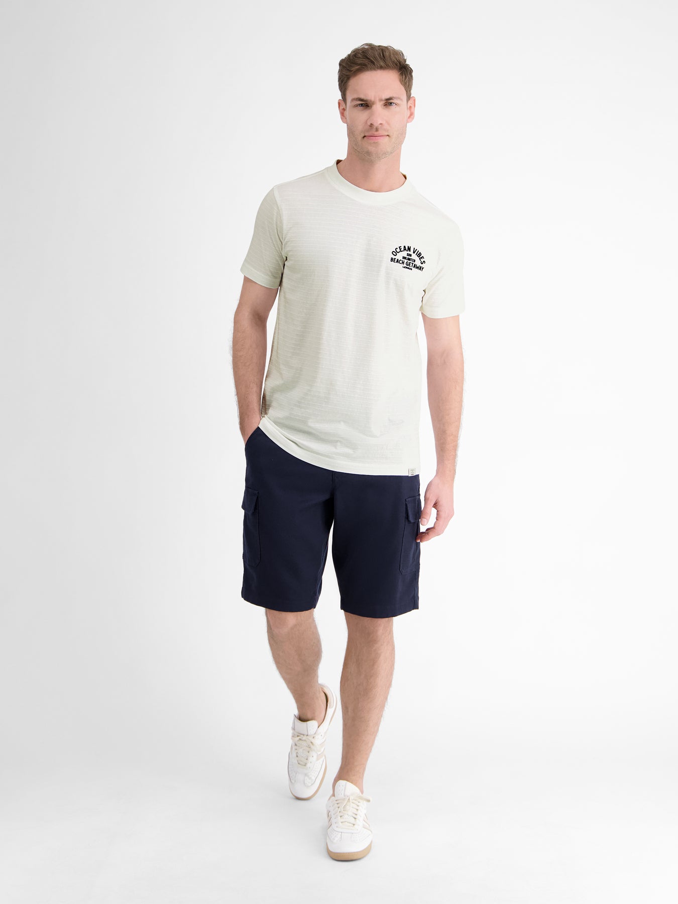 Gestreiftes T-Shirt mit Front und Backprint