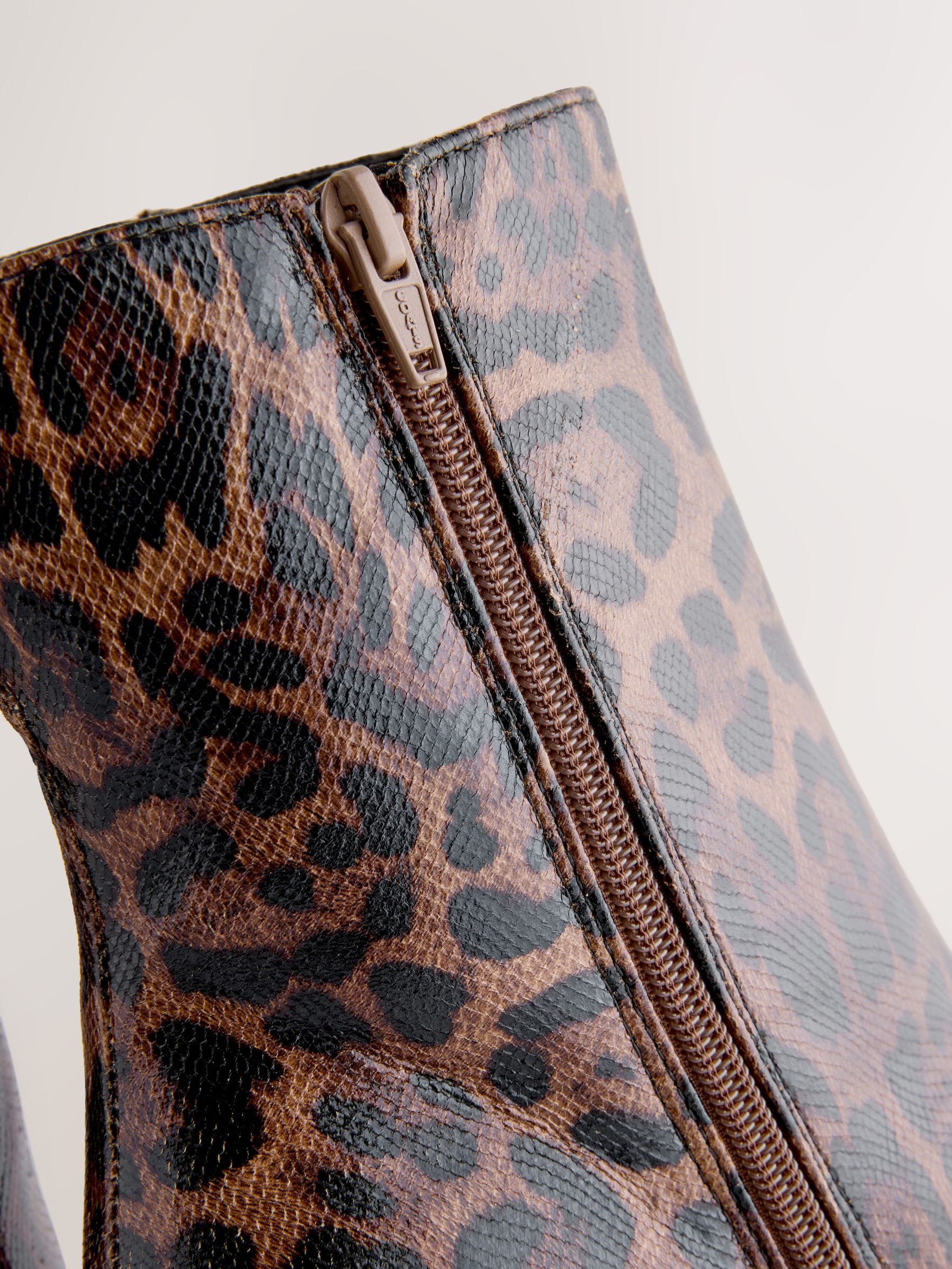 Luipaardprint - Forever Comfort® enkellaarzen met afgeronde neus