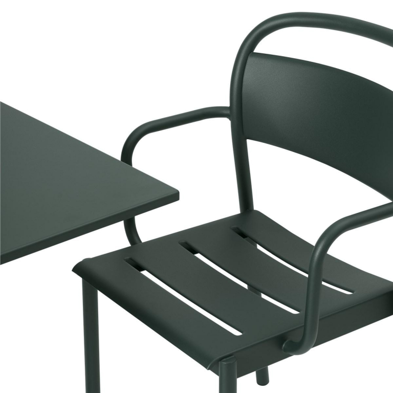 Muuto Linear Steel tuintafel 70x70x73 Burnt Orange