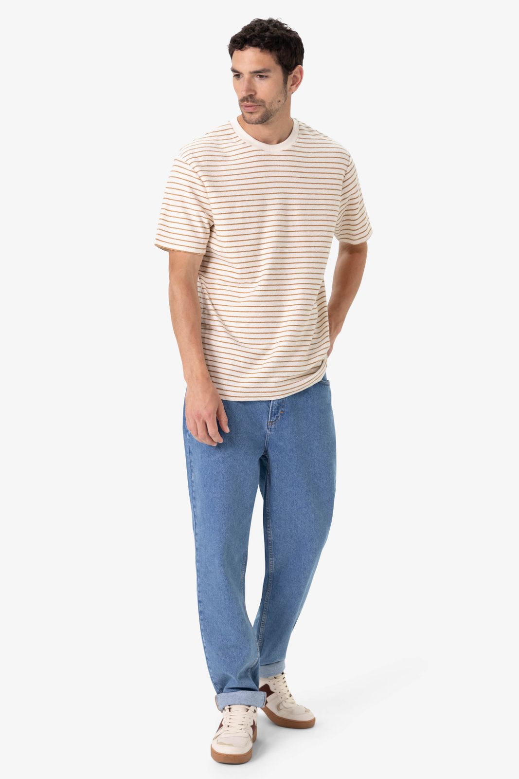 Wit T-shirt met lichtbruine strepen