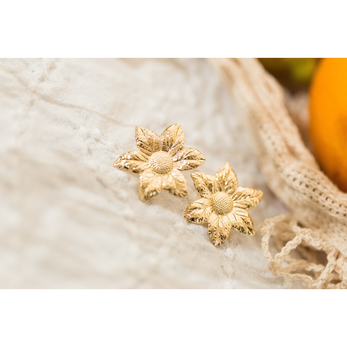 boucles d'oreilles puces fleurs doré à l'or fin - HESPÉRIS