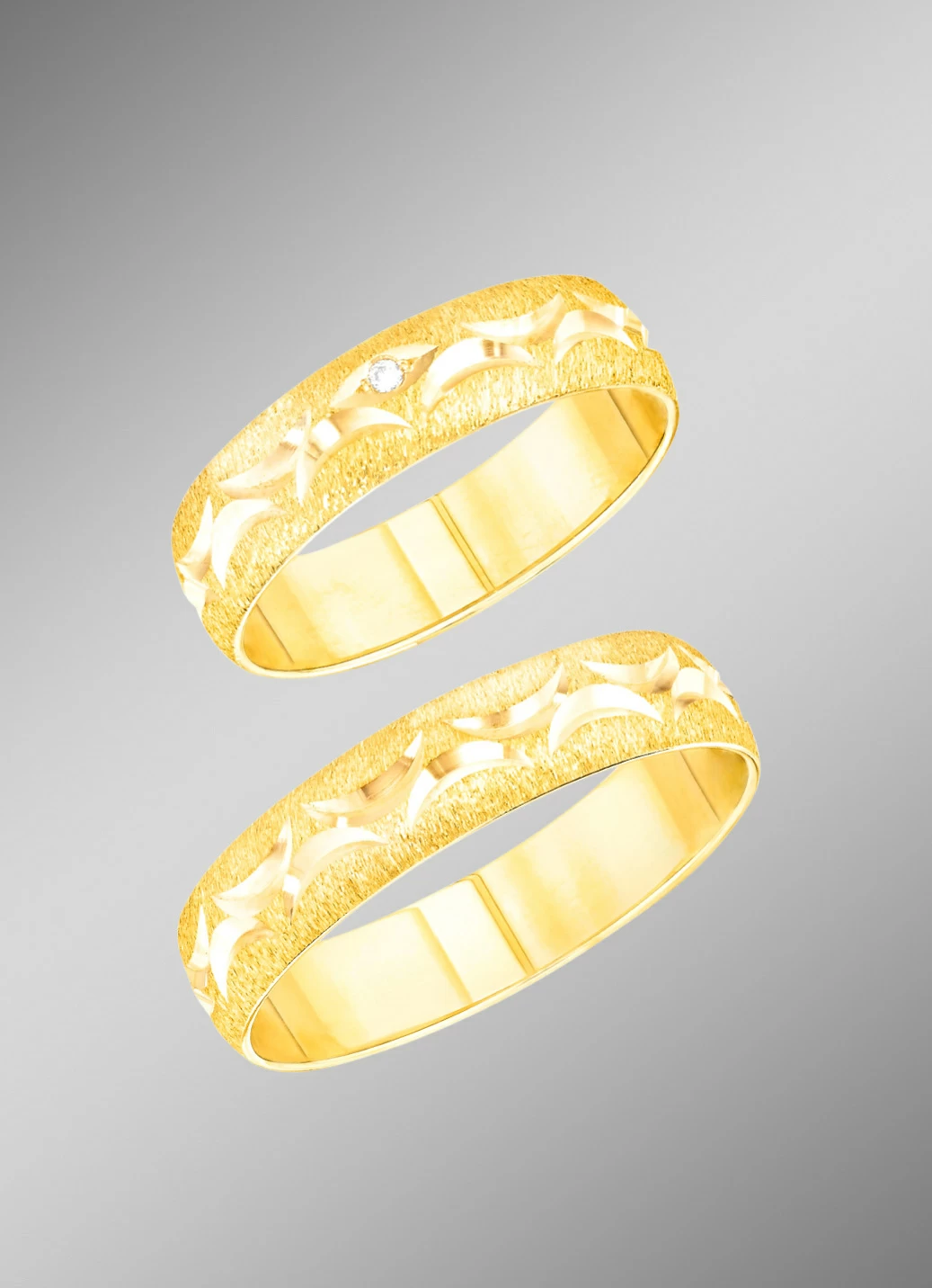 Satinierte und diamantierte Trauringe