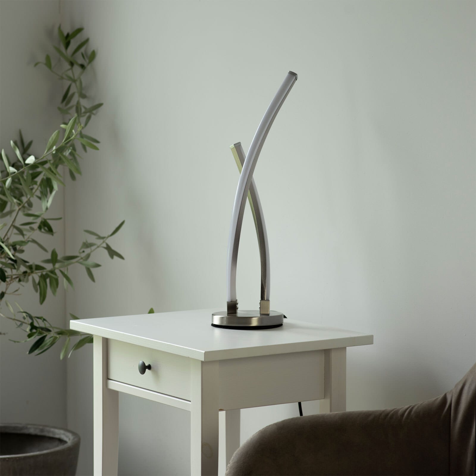 LOLA-Smart Tischlampe Swing Alu