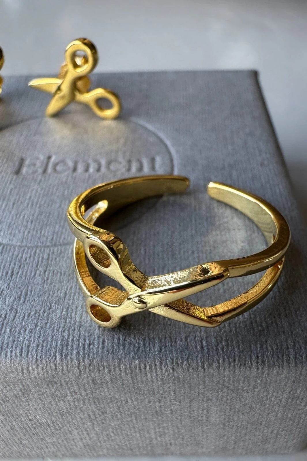 O element Happy Scissors Ring
