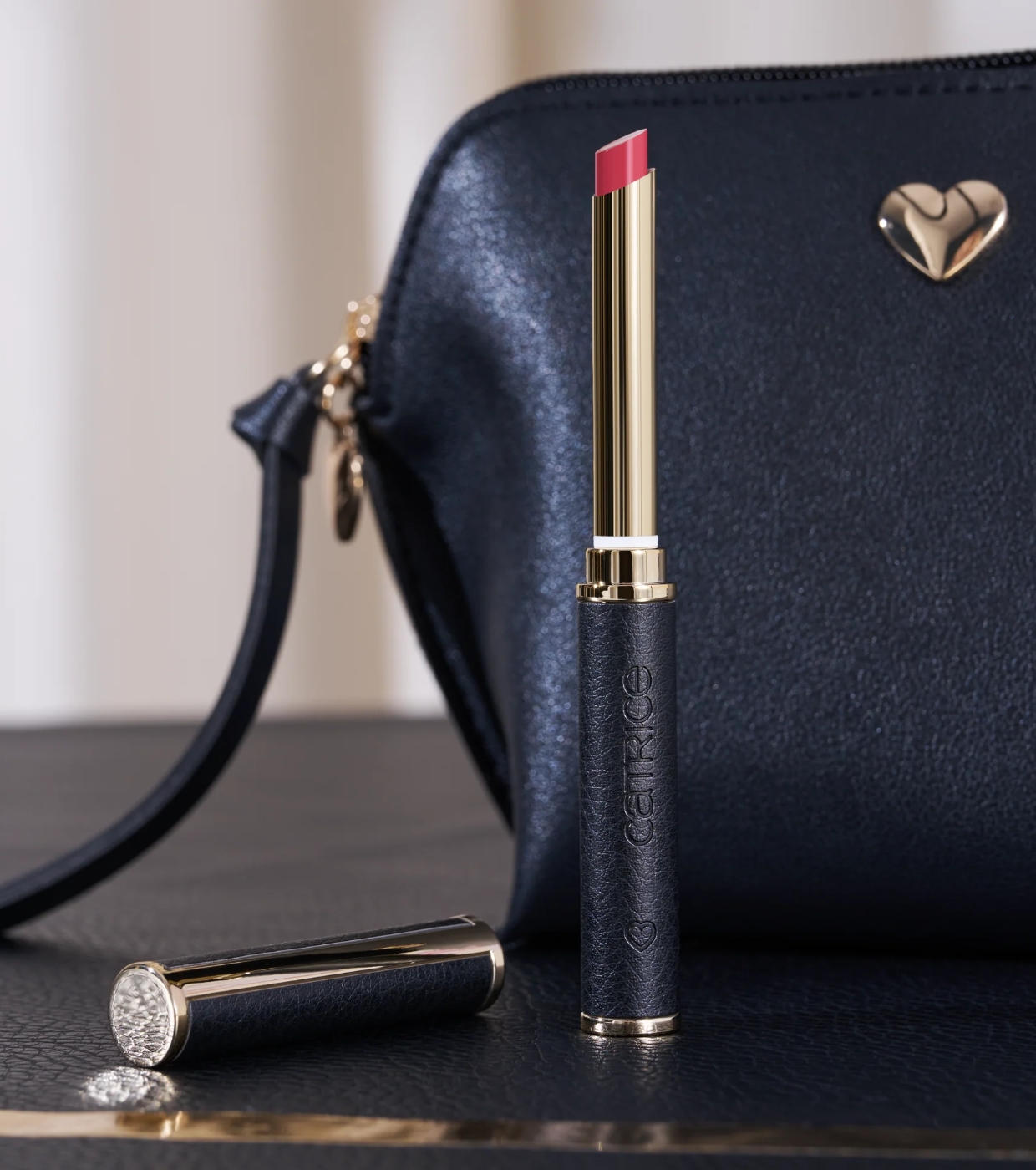 Catrice - *Valentine Who?* - Protetor Labial Lip Wrap Glow Balm - 01: You Slay, Honey
