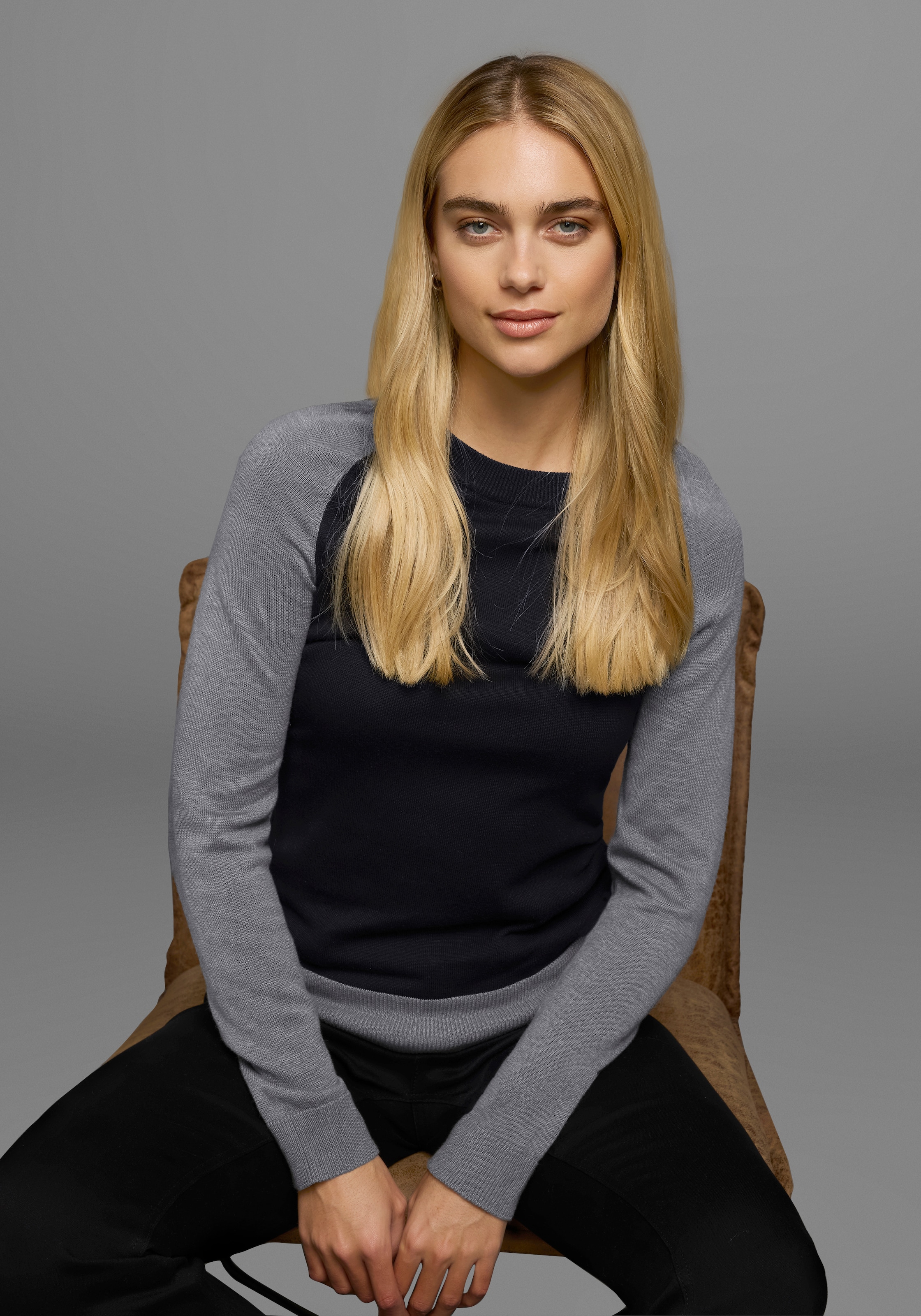 AJC Strickpullover , mit konstrastfarbenen Ärmeln und Bündchen