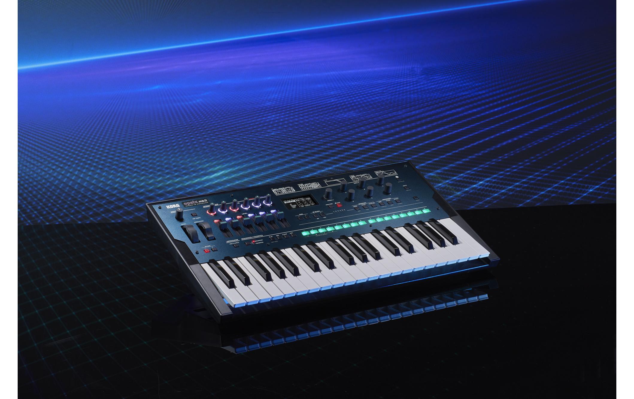 Synthesizer opsix mk II<br>Altered FM Synthesizer mit 37 Tasten