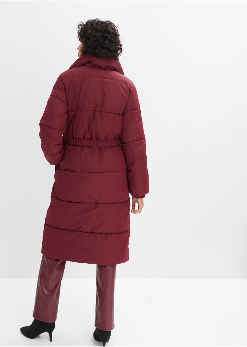 Manteau matelassé oversize avec ceinture élastique