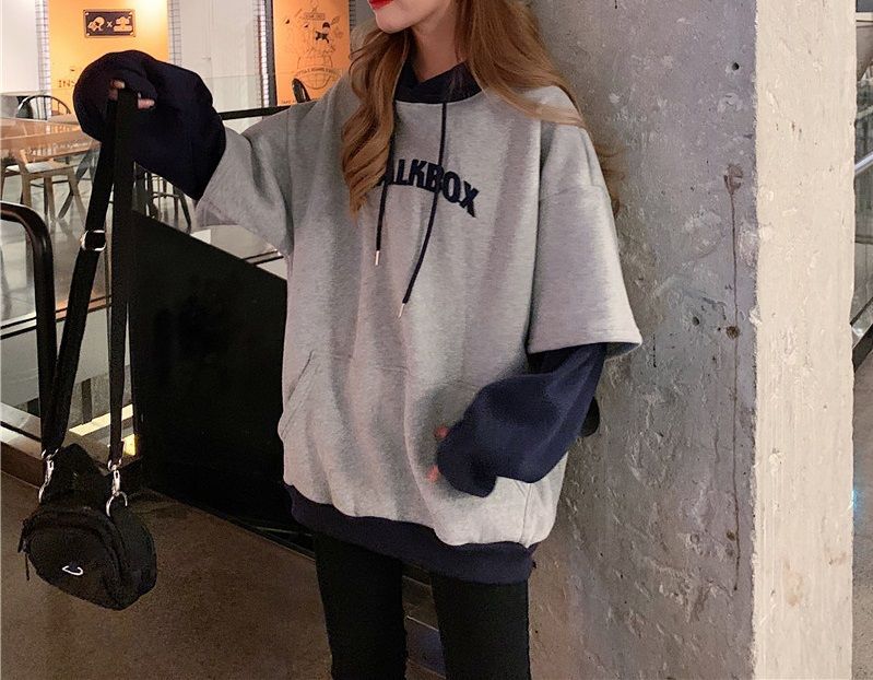 Juku Girls - Oversized hoodie met kleurblokletters