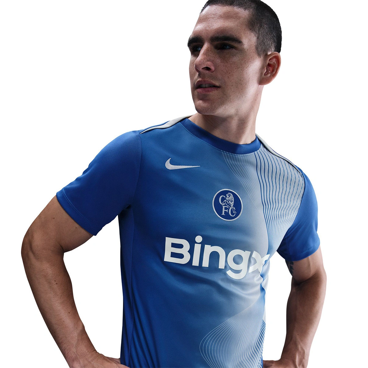 Camisola Nike Chelsea FC x Total 90 Pre-Match 2025-2026