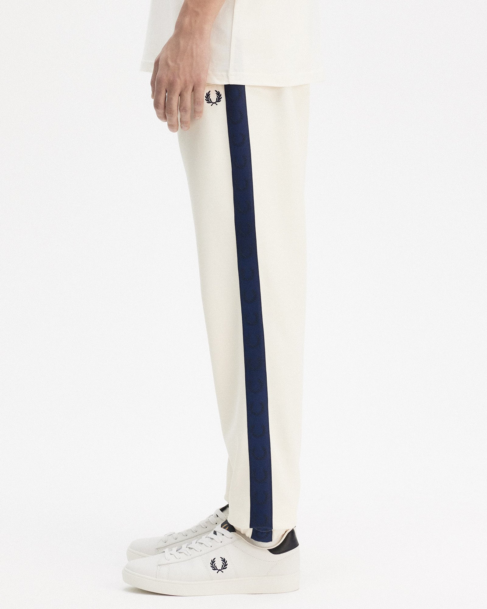 Fred Perry<br>Contrast Tape-Track Pant