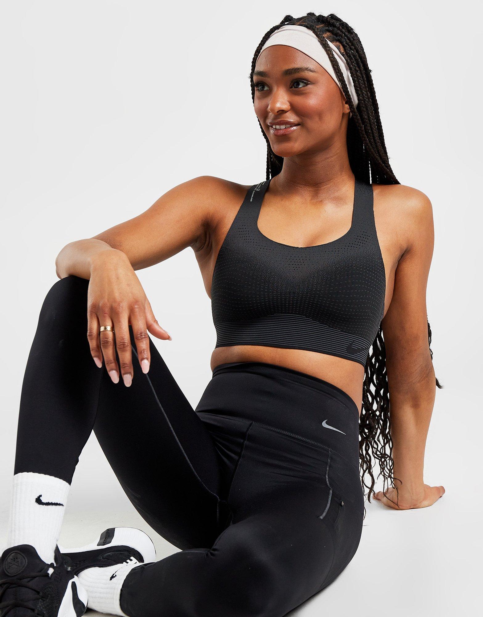 Nike Swoosh Flyknit Sports Bra