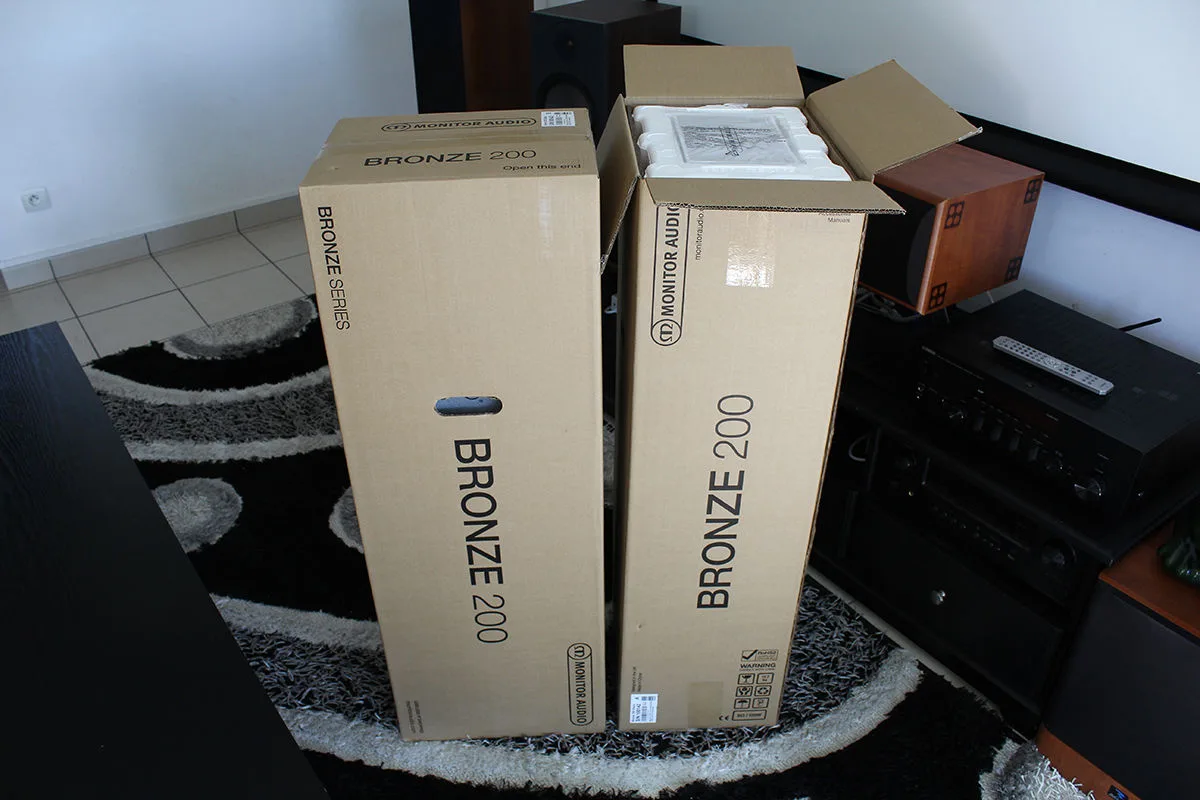 Monitor Audio Bronze 200 Noir (la paire) Enceintes colonne