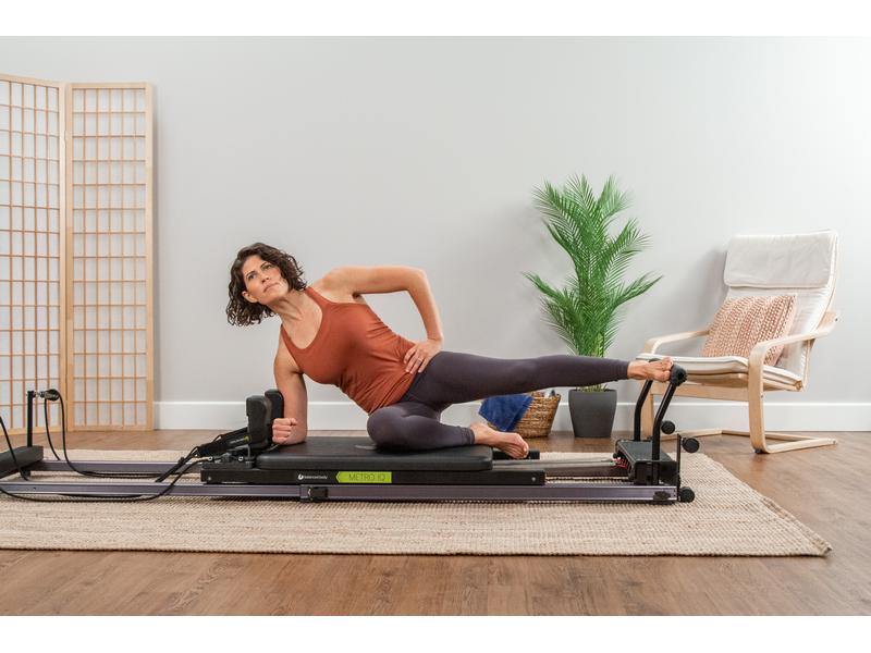 Pilates Reformer Metro IQ Wheelbarrow wheels Speziell für das Heimtraining entwickelt