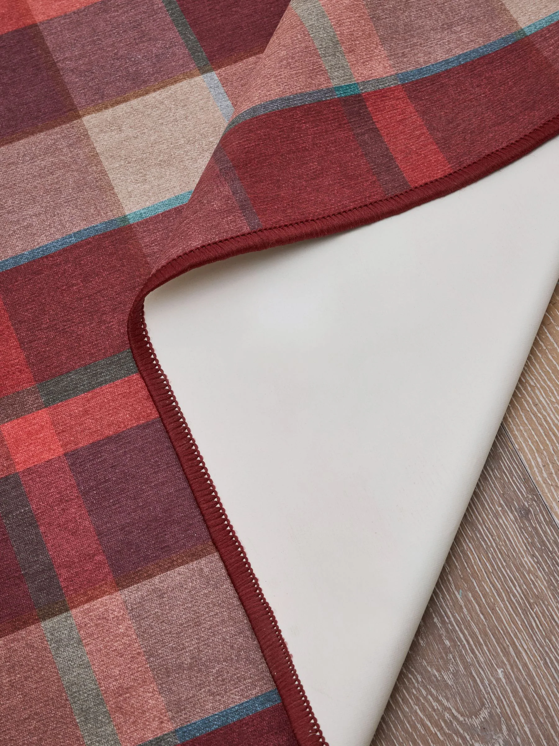 Washable Traditional Check Rug
