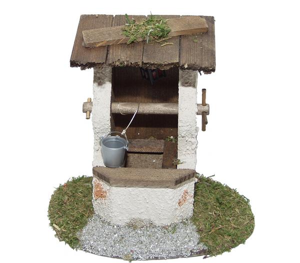 Kolbe Brunnen mit Ziegeldach