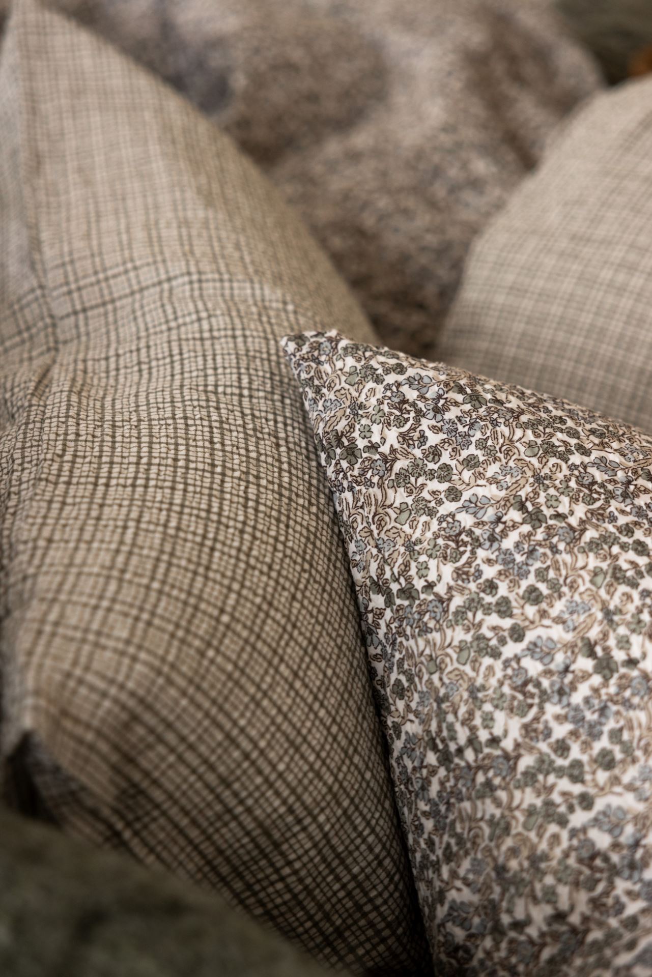 Krepp sengesett multi rosa - 140x200 cm