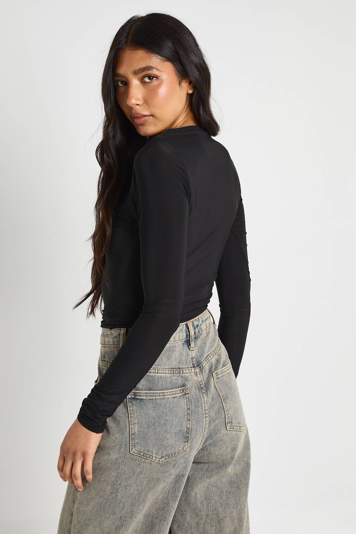 boohoo Haut À Manches Longues En Tissu Slinky Double Couche Tall