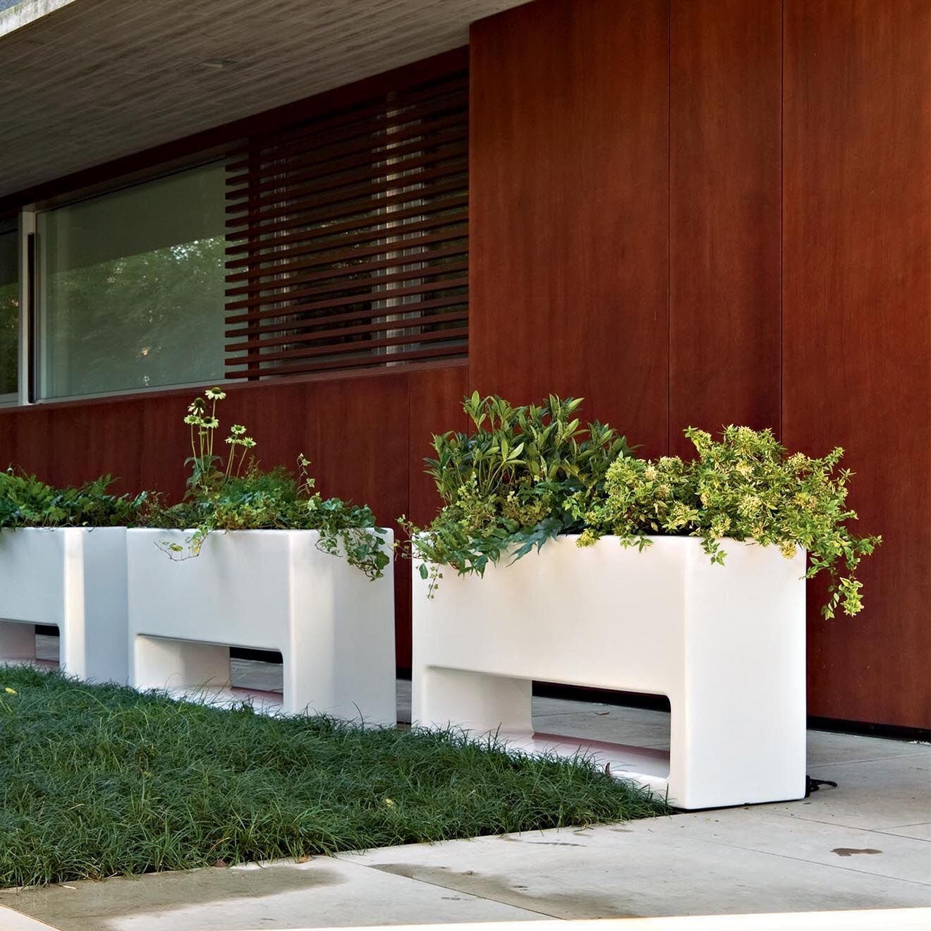 Serralunga Jardinière Lluna Design par Joan Gaspar blanche - 110x65 64x40 cm