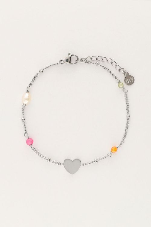 Armbandje met hartje en kralen