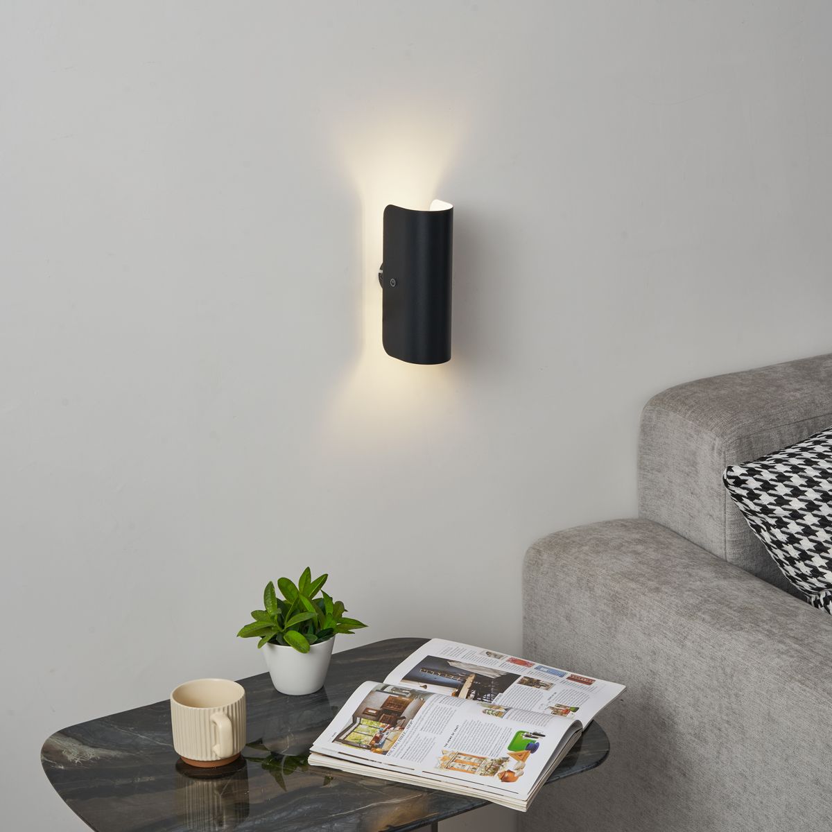 Moderne wandlamp zwart 2-lichts - Gotthard