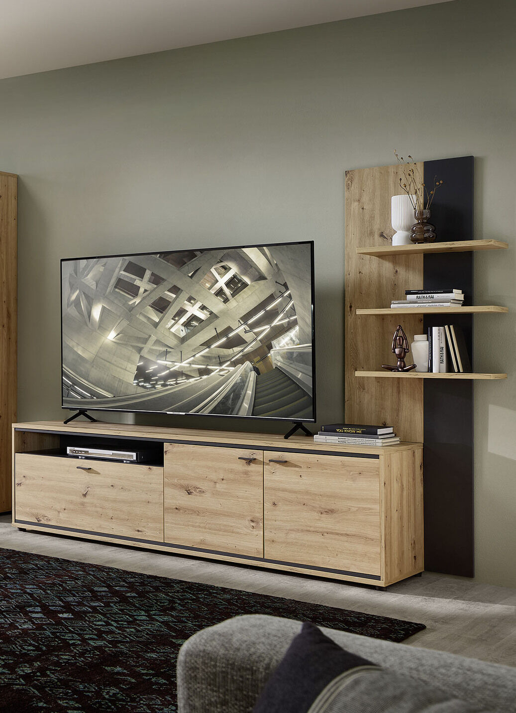 TV-Longboard mit Wandpaneel