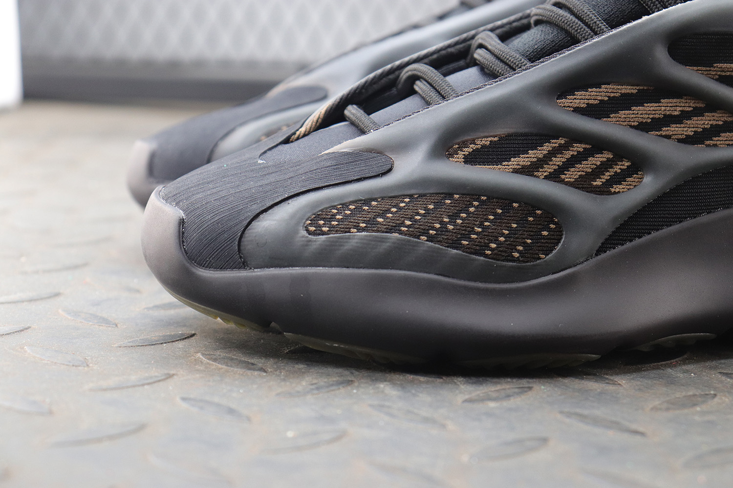 Adidas Yeezy 700 V3 Clay Brown