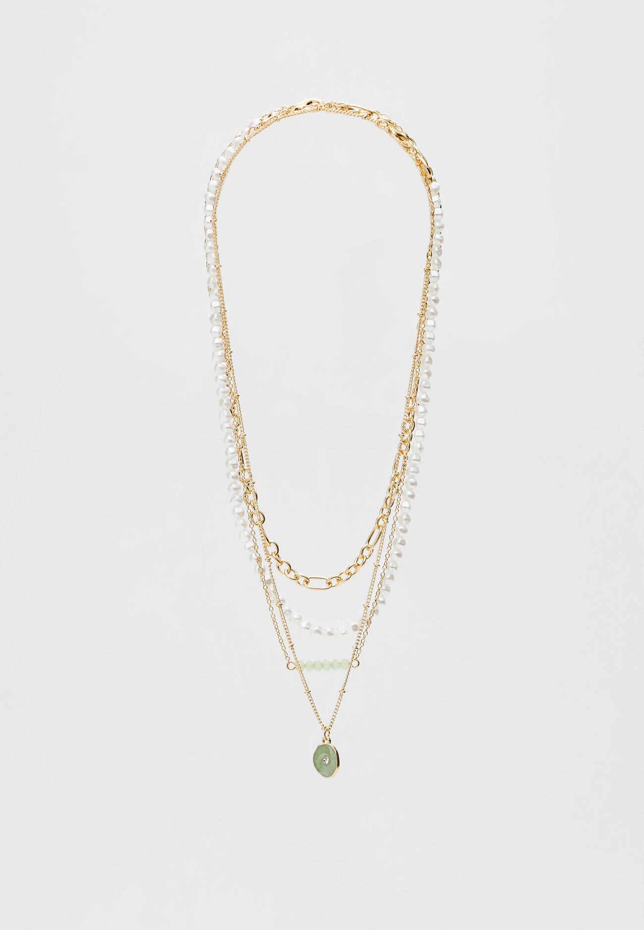 Conjunto de 4 colares com pedras e pérolas artificiais.
