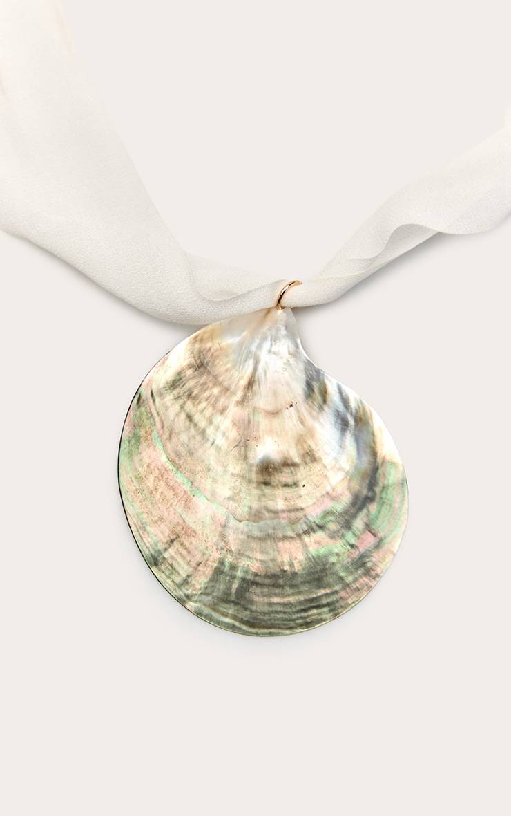 Crème Collier En Coquille D'ormeau Et Mousseline
