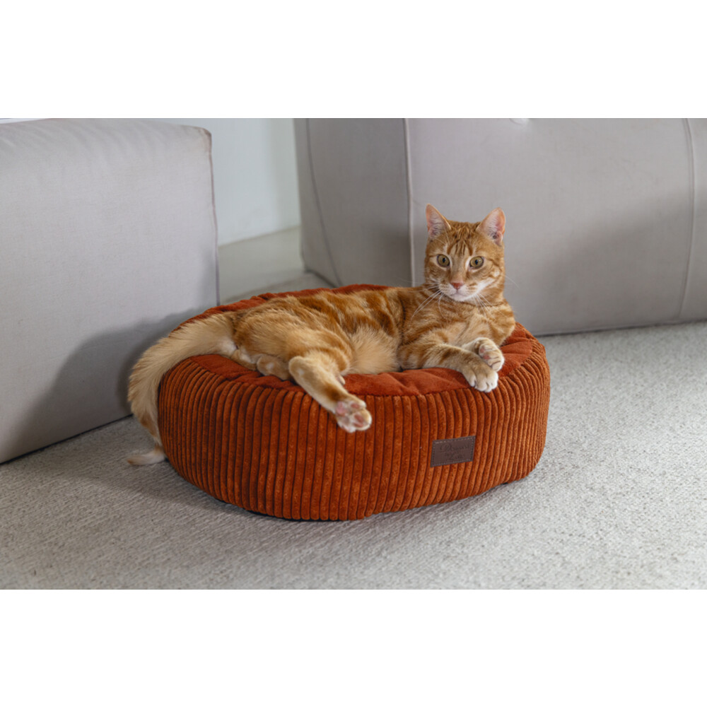 Designed by Lotte Ligmand Ribbed Kat Terracotta 50 x 50 x 17 cm