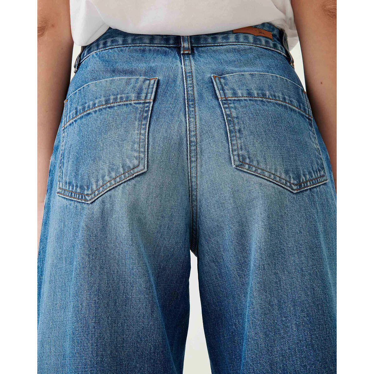 SESSUN<br>Calça jeans larga e de cintura alta SEAKEY
