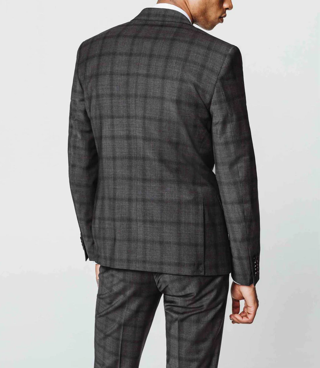 Costume à carreaux gris