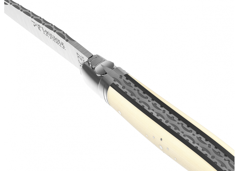 Couteau Laguiole prestige avec un manche en ivoire de mammouth et mitres en acier inoxydable