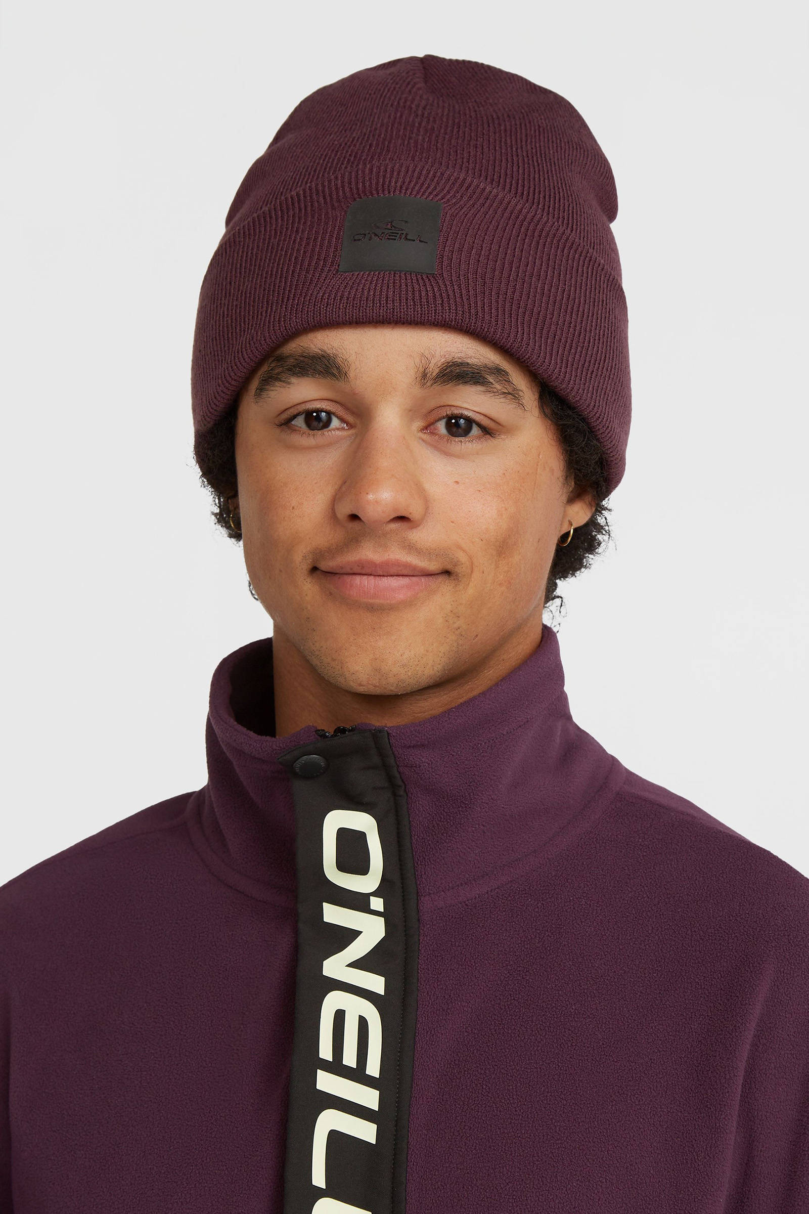 O'Neill muts aubergine