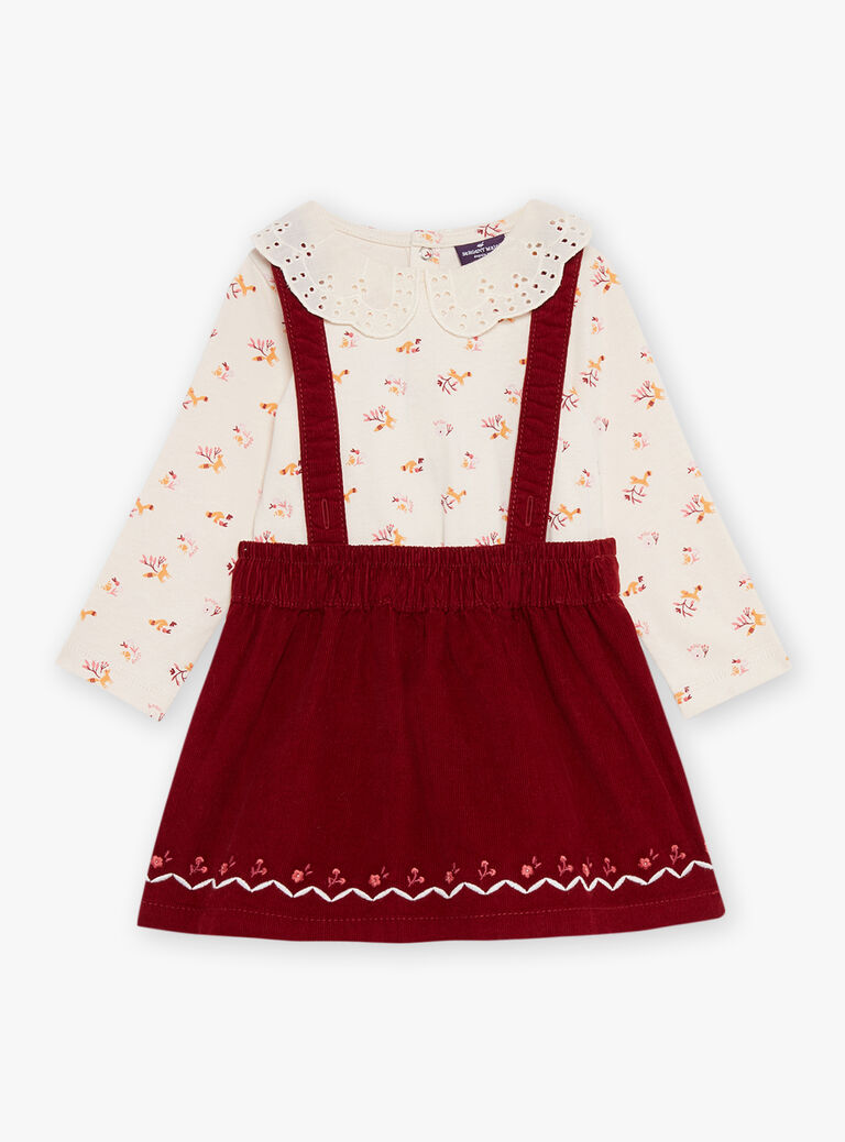 Jupe chasuble rouge foncé en velours côtelé et body écru en jersey