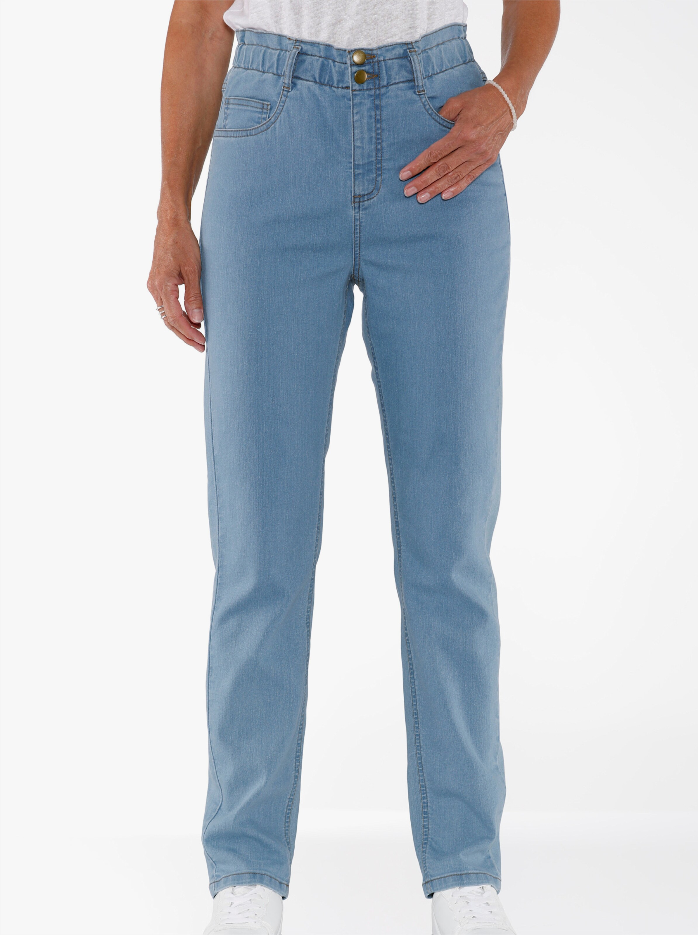 Jeans im aktuellen Paperbag-Schnitt