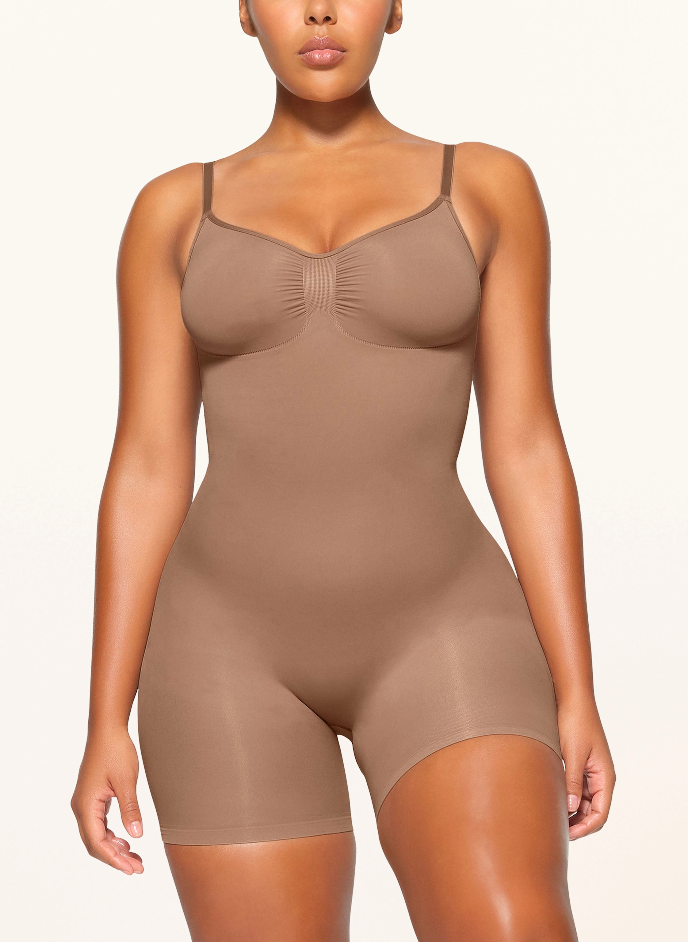 SKIMS Shape-Body SEAMLESS SCULPT