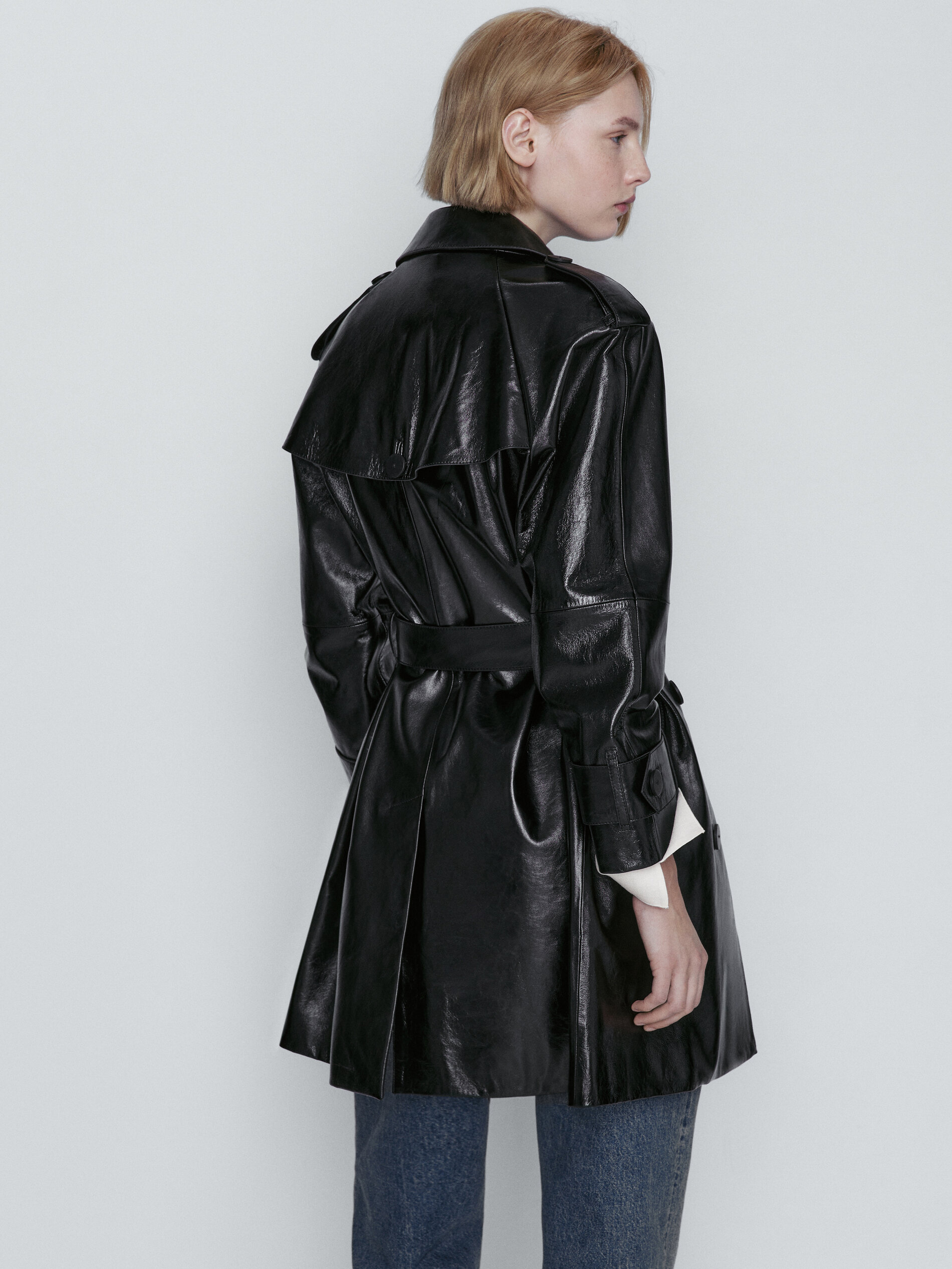 Casaco trench coat Chaqueta em pele charol - PRETO