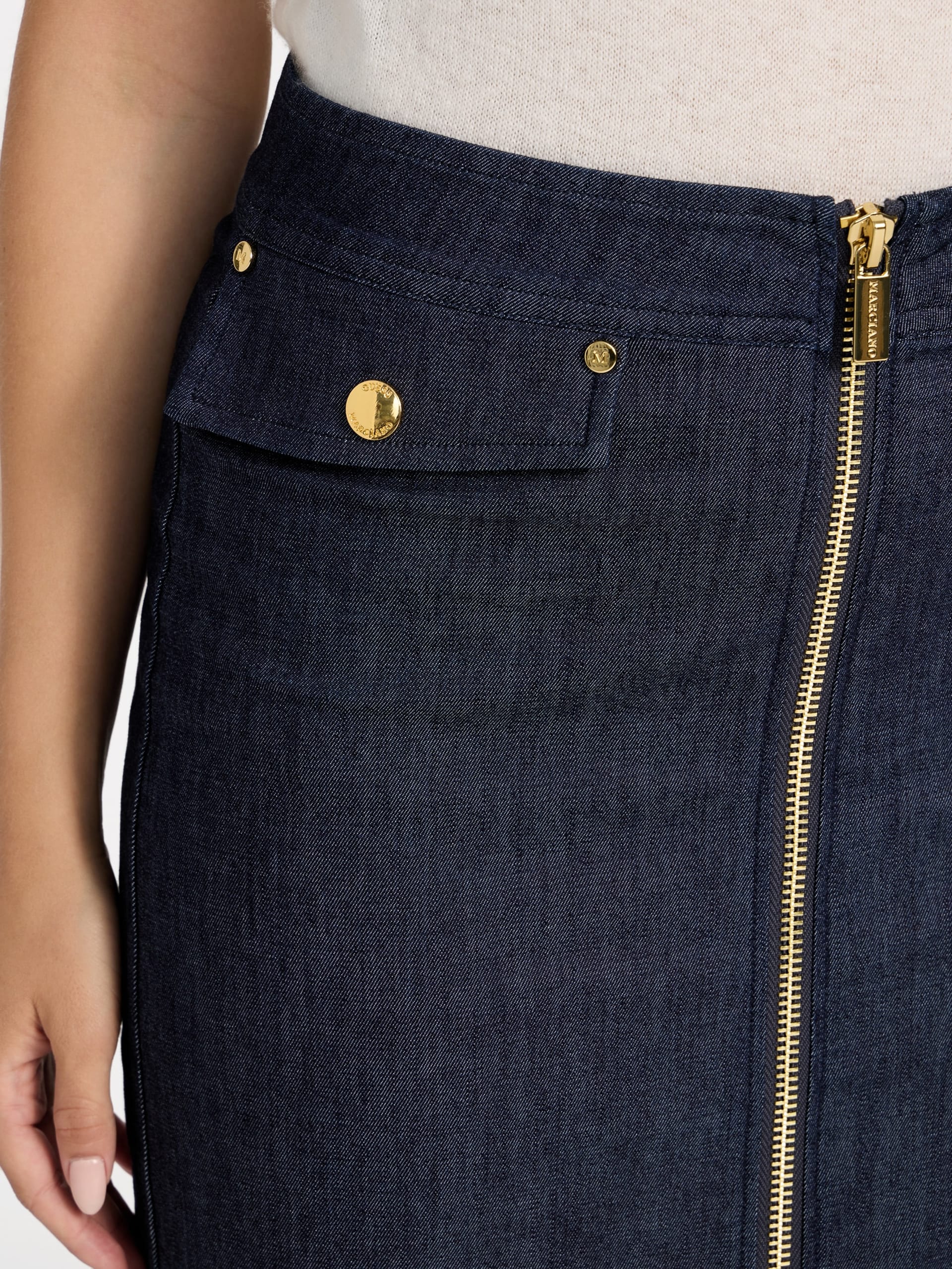 Saia lápis midi jeans