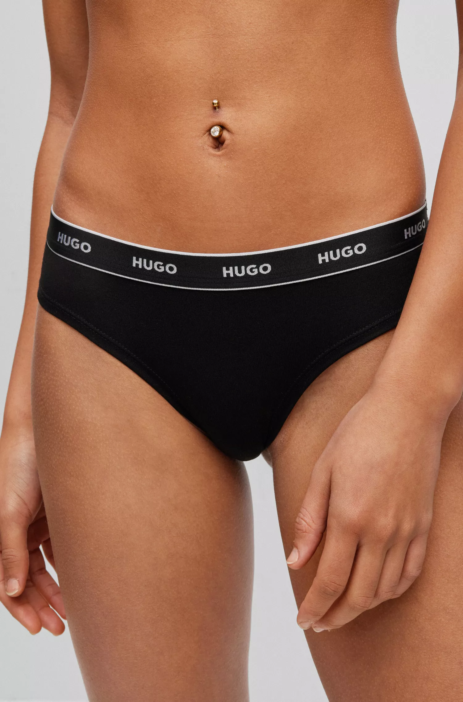 HUGO Vermelho - Pacote com três cuecas de algodão elástico com cós com o logotipo.
