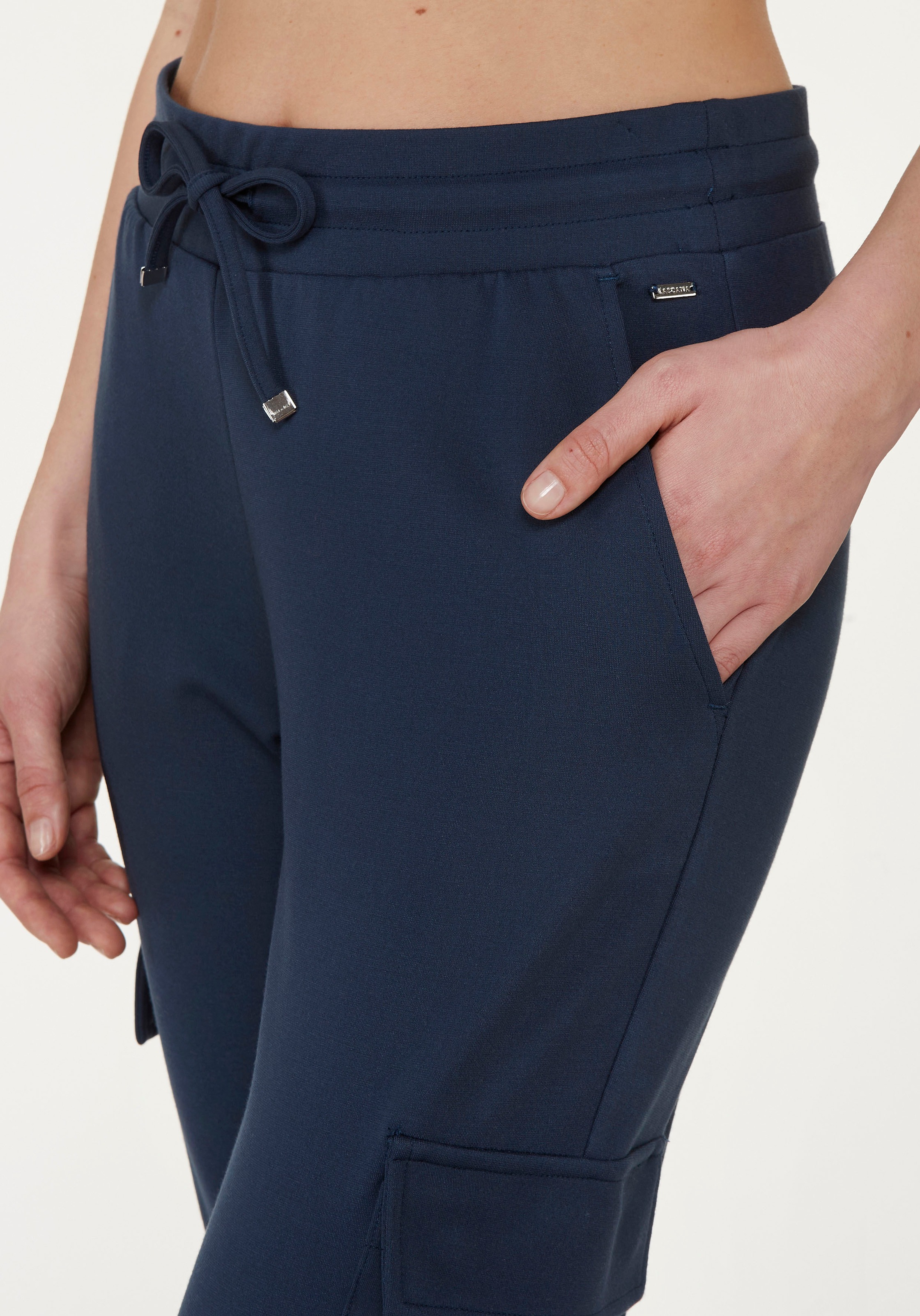 LASCANA Cargohose  in weich fliessendem Material, Loungewear