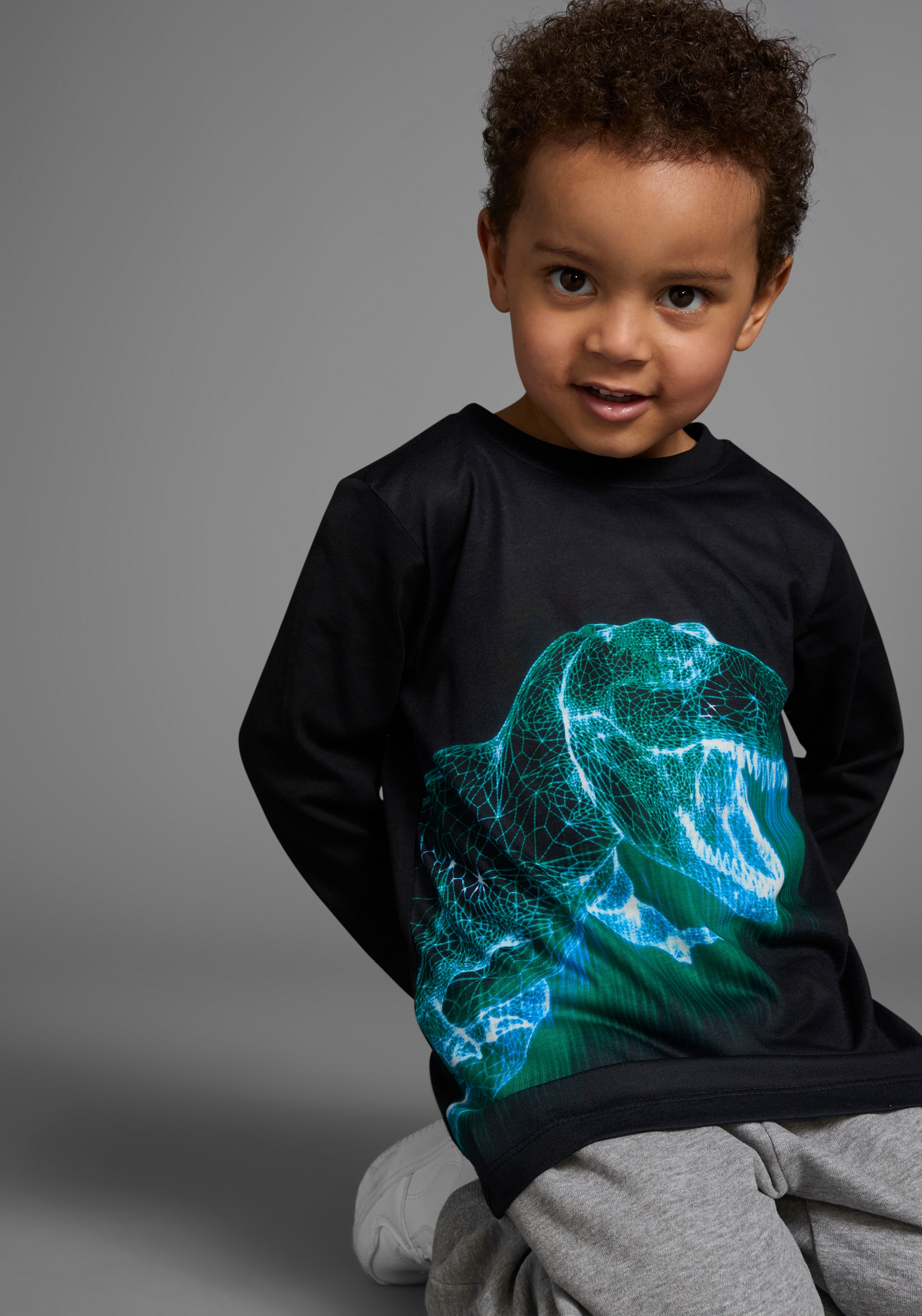 KIDSWORLD Langarmshirt »GREEN DINO«, langärmlig,  mit trendigem Druck,  Rundhalsausschnitt,  aus Baumwolle