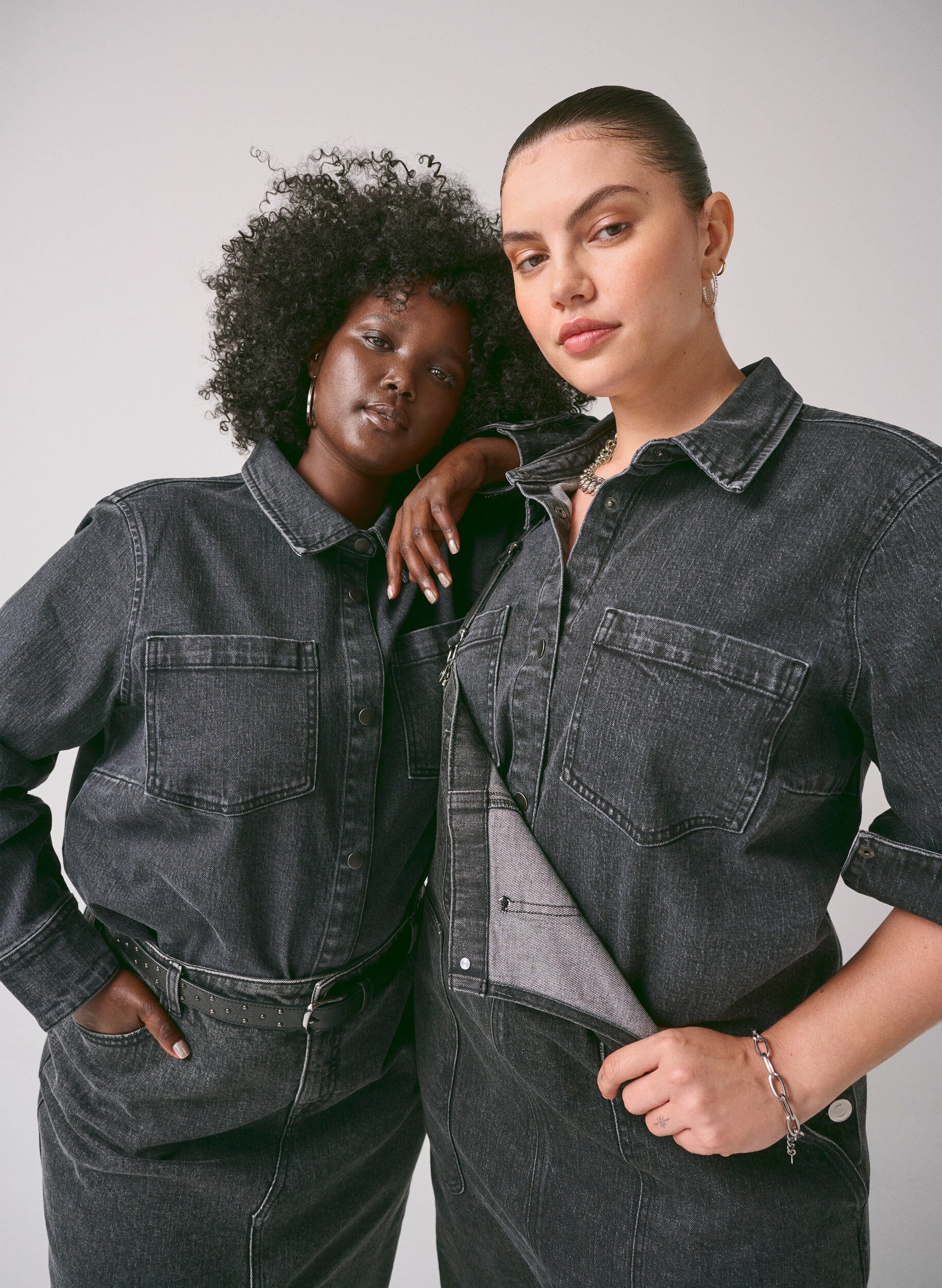 Denimskjorte med knapper og brystlommer