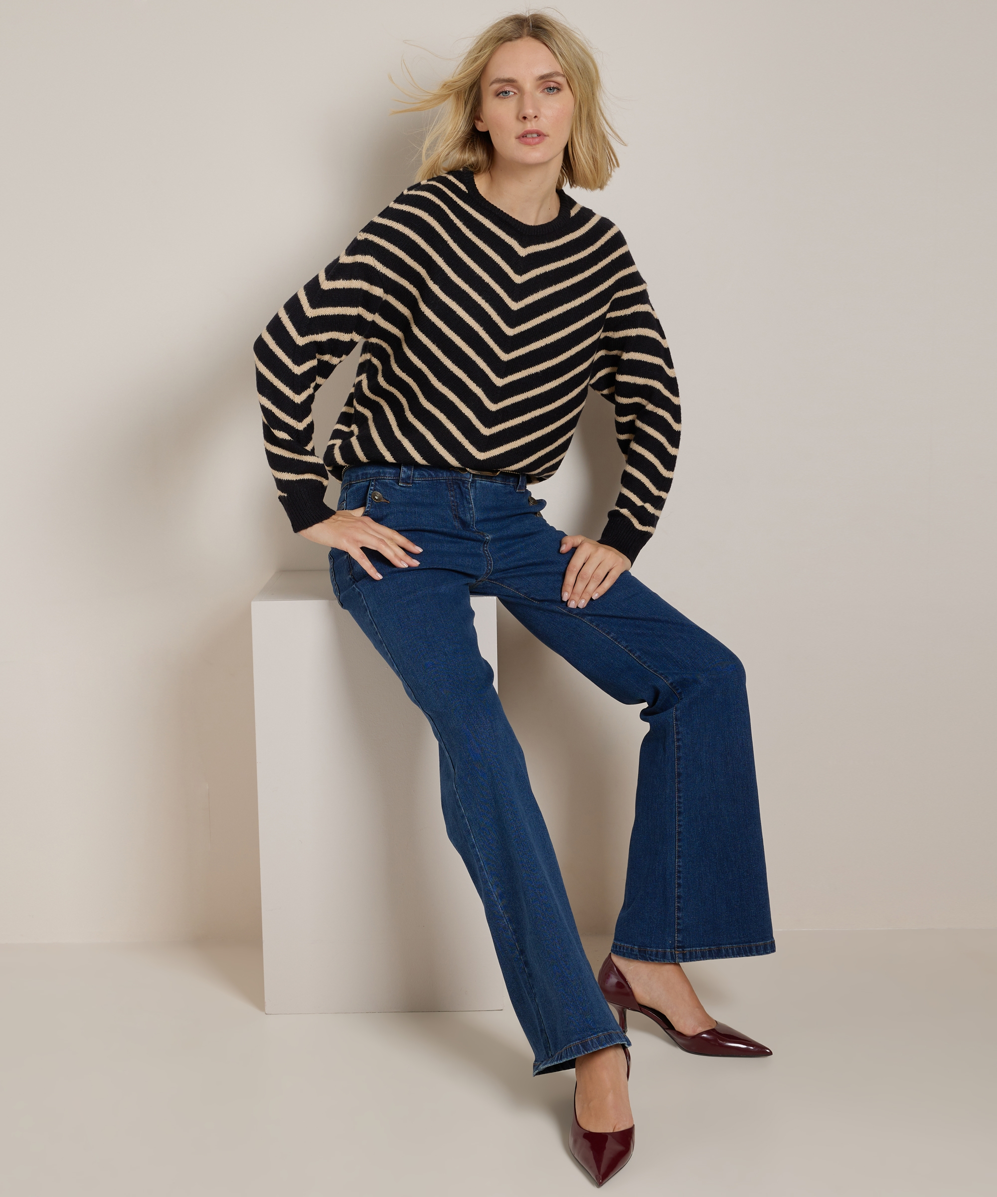 wide fit stretch jeans met knopen