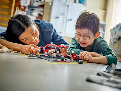 LEGO F1® pitstop en pitcrew met Ferrari auto (60443)