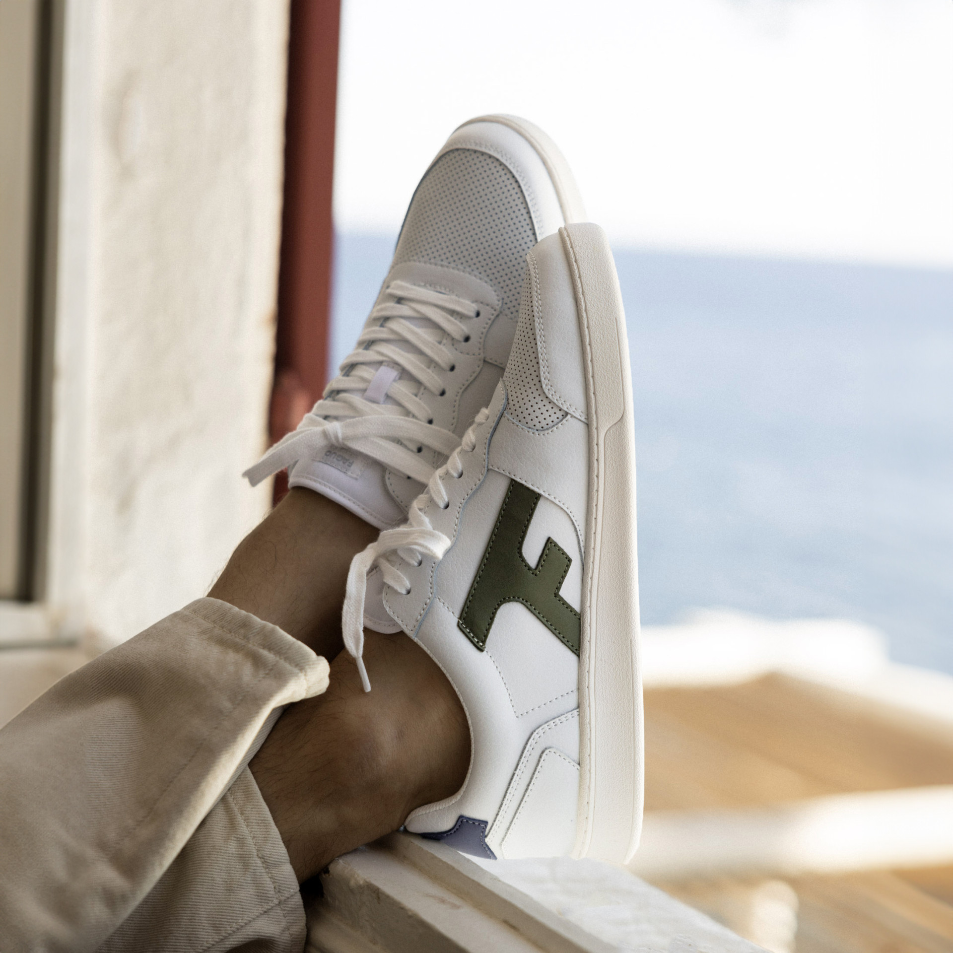Baskets blanches & kaki cuir - modèle hazel
