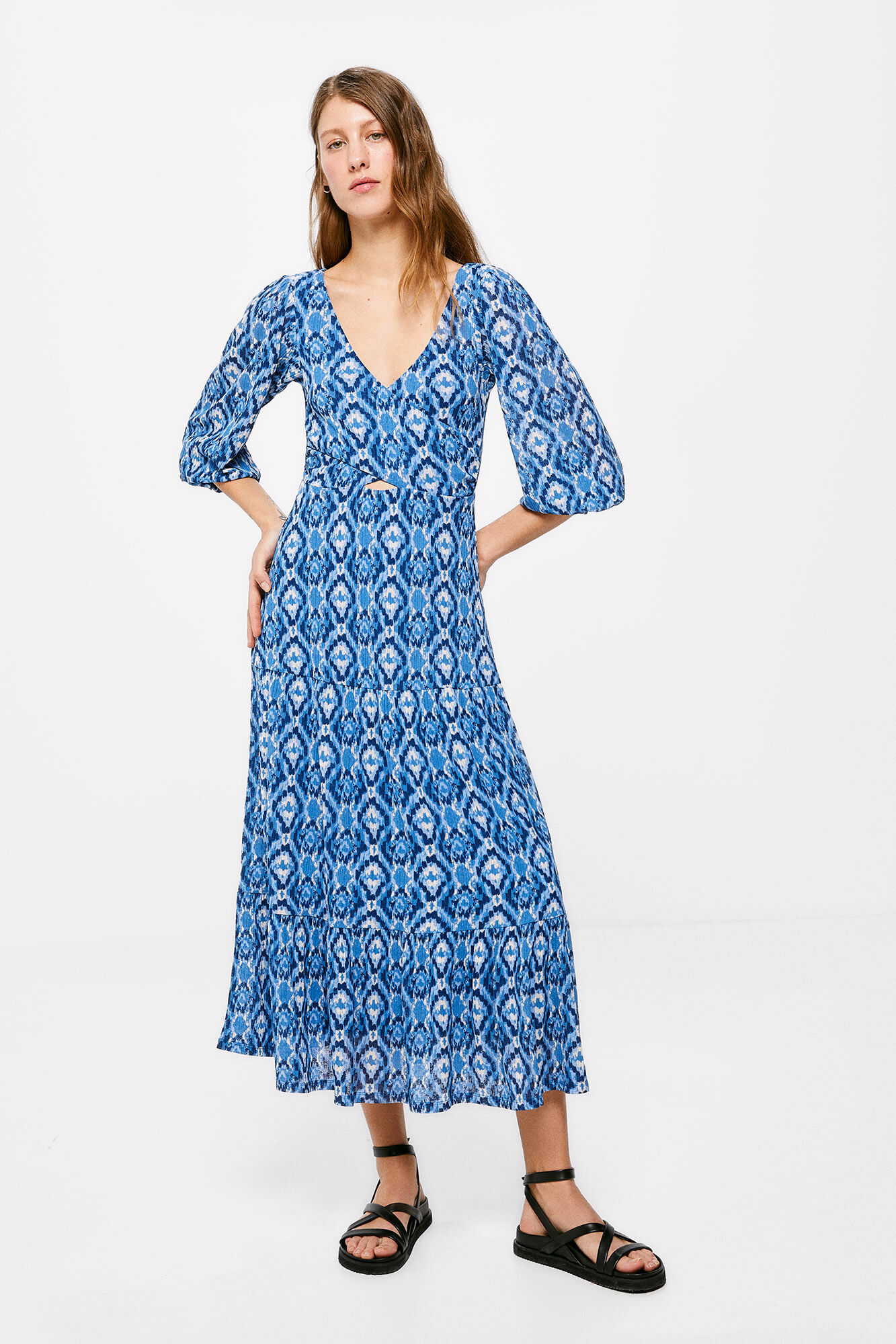 Vestido midi com decote cruzado - azul médio
