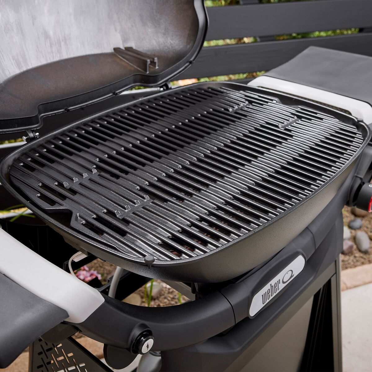 Q3200N+ Gassgrill med vogn